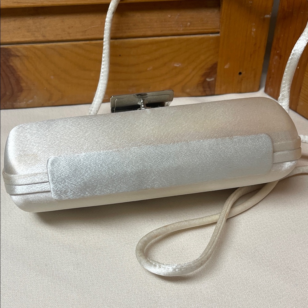 Vintage Cream Satin Clutch Bag - Picture 13 of 16